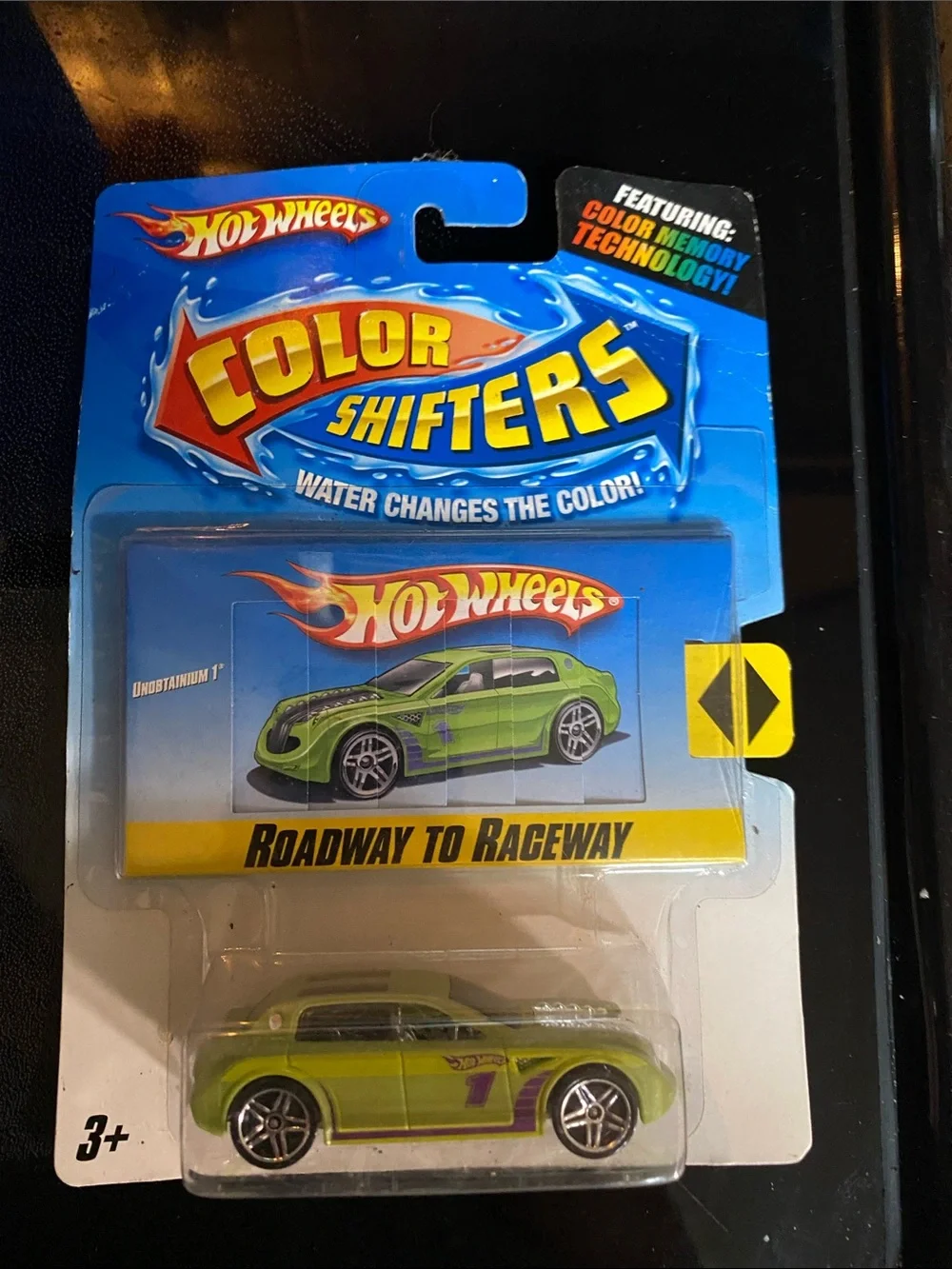 Mattel Hot Wheels Color Shifters Green and Purple Roadway to Raceway Car DC2